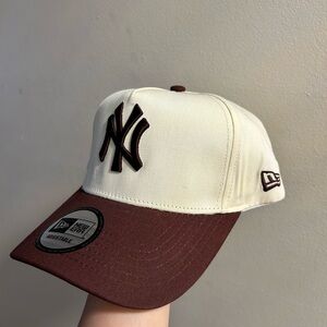 NY Yankee New Era Maroon Snapback Hat